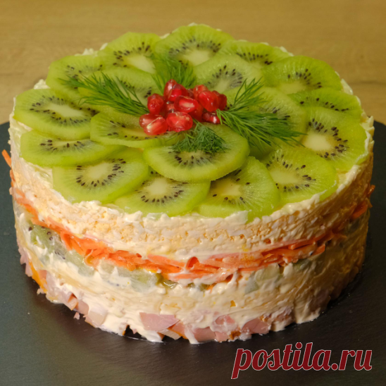 Копченый салат с киви и морковью по-корейски