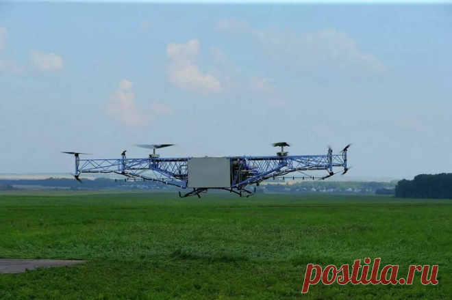 2021 январь. ОКБ "Авиарешения" представило тяжёлый грузовой беспилотник вертикального взлёта BRAERON. Дрон может преодолевать расстояние до 200 км при температуре -40...+40°C , а максимальный перевозимый вес составляет до 200кг. Также БПЛА способен опуститься на высоту деревьев, зависнуть и стабильно удерживать полезную нагрузку до 200кг. Это даст возможность спасти человека из леса, в том числе в условиях лесного пожара