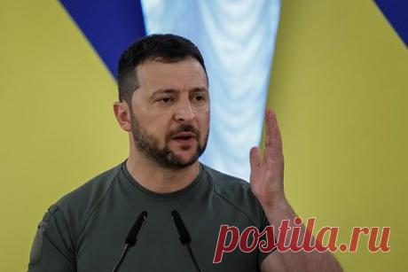 Зеленский посетил Одесскую область. Украинский президент Владимир Зеленский побывал в Одесской области, где встретился с командующим военно-морскими силами страны вице-адмиралом Алексеем Неижпапой. Президент заслушал доклад Неижпапы, в котором было поднято «много важных тем». В частности, вице-адмирал представил сведения об обстановке в Черном море.