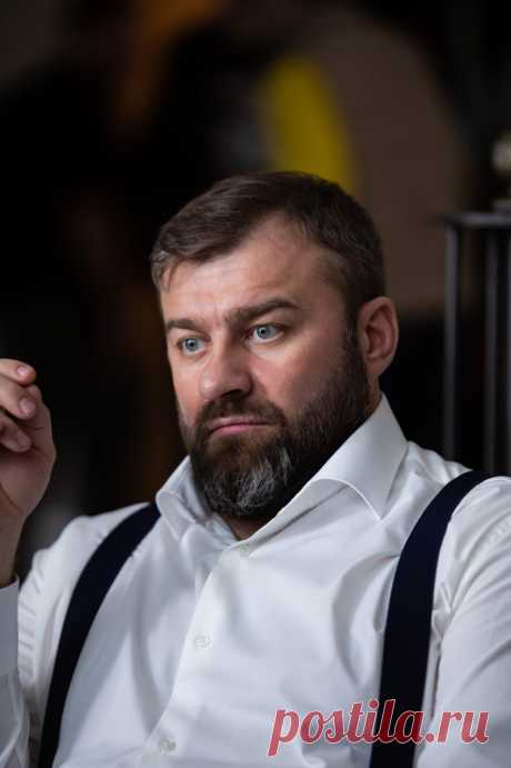 Михаил Пореченков.  
Подробнее: Пореченков и Лядова вместе снимаются в детективном сериале