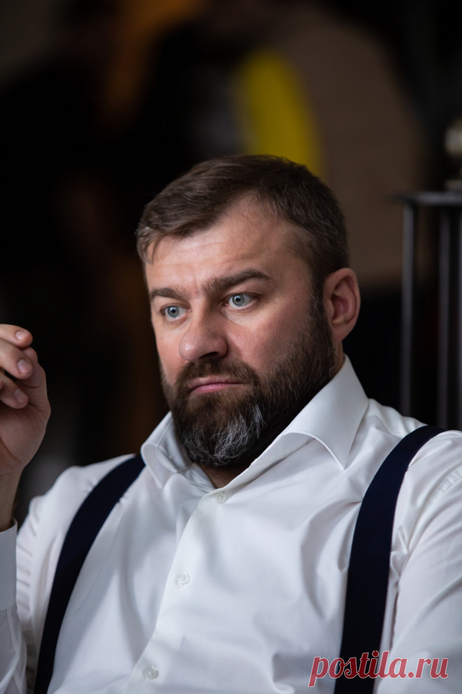 Михаил Пореченков.  
Подробнее: Пореченков и Лядова вместе снимаются в детективном сериале