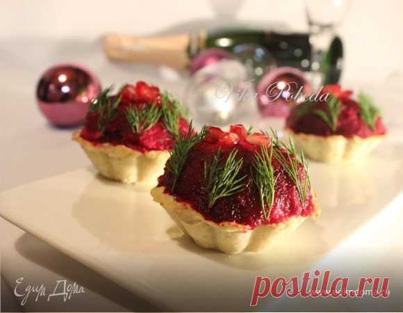 Селедка под шубой в картофельных корзинках