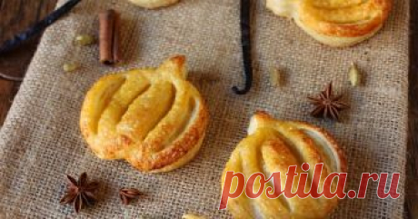 Многолистни бисквитки с пюре от тиква за Хелоуин / Puff Pastry Pumpkins with Pumpkin Puree