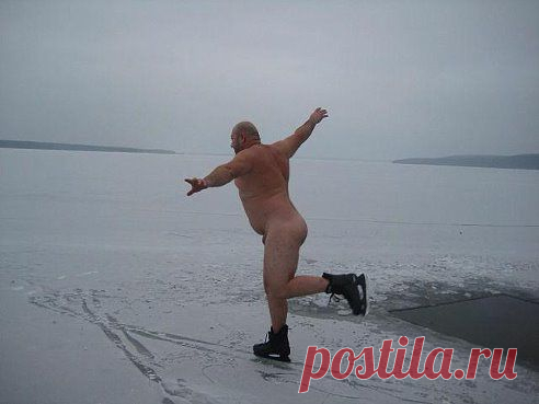 "А белый лебедь на пруду ..." :-)))))
