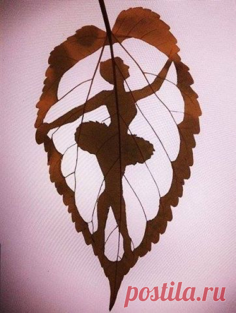 Балерина, вырезанная на осеннем листе