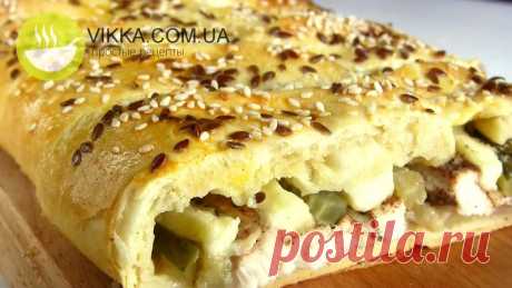 Пирог с куриным филе и сыром из слоеного теста