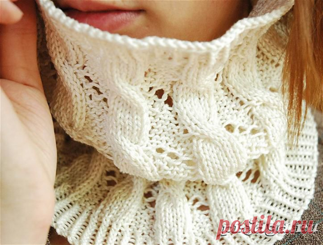 Вязание шарфа воротника спицами ажурным узором и косами
(снуд, воротни, шарф)
