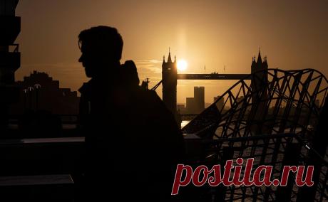 Британия ввела санкции против «агентов ФСБ» и судьи из-за дела Кара-Мурзы. Кара-Мурзу приговорили к 25-летнему сроку по делам о госизмене и фейках об армии. Лондон объяснил введение санкций приговором и двумя попытками его отравить. Французские специалисты нашли у него высокие концентрации ртути и цинка