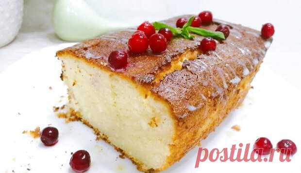 Манник с творогом: пирог на сметане получается вкуснее, чем ожидаешь - Odnaminyta - медиаплатформа МирТесен Многие считают, что этот пирог из серии «Дешево и сердито». Но стоит раз приготовить и убедиться, что вкуснейшую домашнюю выпечку можно легко приготовить из недорогих продуктов. Продукты для манника: Творог мелкозернистый – 300 г Манная крупа – стакан Сахар – стакан Сметана – 100 г Яйца – 3 шт.
