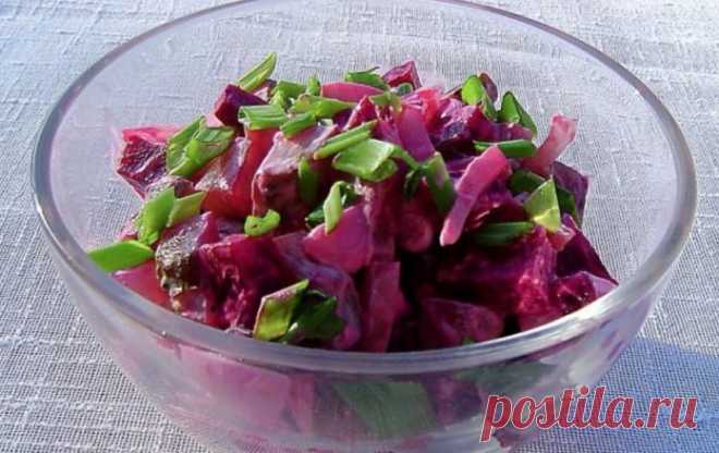 Свекольный салат с маринованными огурцами 