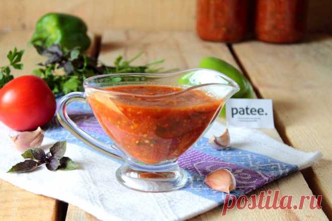 Соус Сацебели идеально подходит к мясу и мясным изделиям, к макаронным изделиям и рису, просто на хлеб, с супом или борщём. Не жалейте зелени при приготовлении соуса — если не любите какую-либо, добавьте больше другой. Из указанного количества ингредиентов получается 2,5 литра соуса.