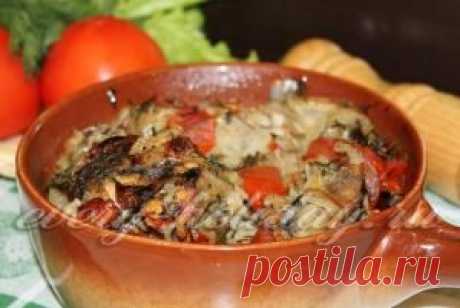 Запеченные свиные ребрышки с луком и помидорами - рецепт