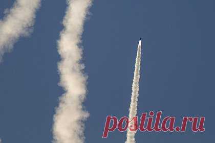 ВСУ ударили по ДНР системой HIMARS. Вооруженные силы Украины за два часа нанесли удар девятью ракетами из реактивной системы залпового огня HIMARS по населенным пунктам Докучаевск и Карло-Марксово в ДНР, сообщает представительство республики в Совместном центре контроля и координации вопросов, связанных с военными преступлениями Украины.