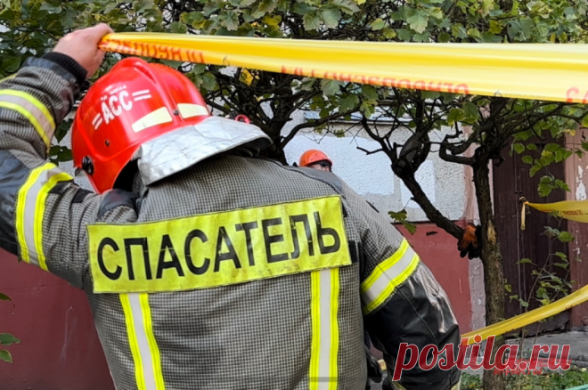Ушли на вечное дежурство. Похоронили спасателей, погибших в Балашихе. 22 сентября состоялись похороны Олега Калмыкова, погибшего при спасении людей из разрушенной взрывом газа многоэтажки. Второго спасателя, Магомеда Нальгиева, похоронили днем ранее.