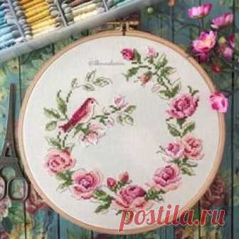 ВЕНОК ИЗ РОЗ С ПТИЧКОЙ ( 1 СХЕМА )
