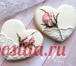 Сладкие валентинки с розами из мастики