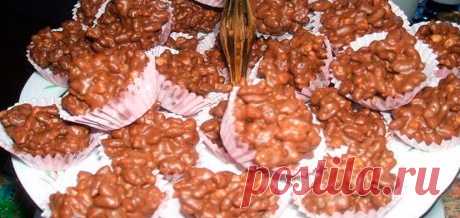 Десерт из кукурузных хлопьев Десерт из кукурузных хлопьев с изюмом и шоколадом