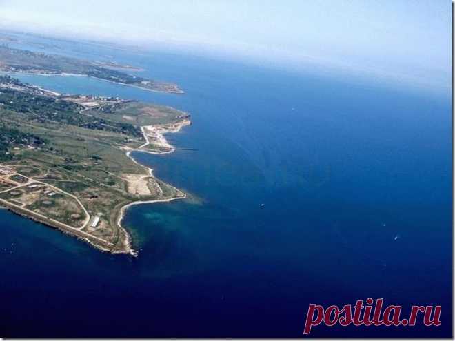 А почему Черное море называется черным?