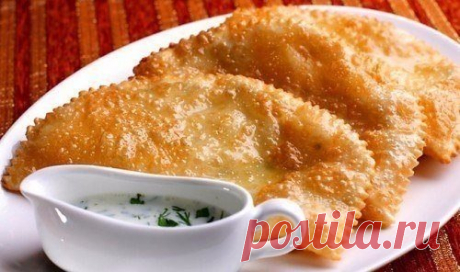 Запись на стене Секреты вкусных чебуреков5 секретов знаменитого блюда раскрывает самый дорогой повар столицыЭто особый, вкуснейший пирожок от крымских татар. Но почему-то у кого-то чебуреки получаются вкусными, сочными, нежными и хрустящими, а у других - черствые, сухие пирожки особой формы с хру..