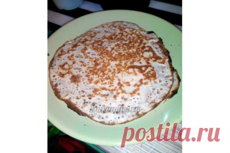 Настоящие блины

=   Пачка творога – 200 г (у меня &quot;Вкусный день&quot;),
 молоко 0,5% «Домик в деревне» – 100 мл,
 яйцо – 2 шт.,
 минералка – 150 мл,
 овсяные отруби – 2 ст. л.,
 кукурузный крахмал – 1 ст. л.,
 соль, сах.зам – по вкусу,
 сода – 2 щепотки.