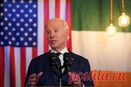 Житель Британии нашел лежащий на дороге секретный документ о Байдене. Житель Белфаста нашел лежащий на дороге секретный документ полицейской службы Северной Ирландии с подробностями охраны президента США Джо Байдена во время его визита в Британию. Об этом сообщили в эфире BBC Radio, фото документа опубликовали в Twitter радио-шоу, скрыв наиболее чувствительную информацию.