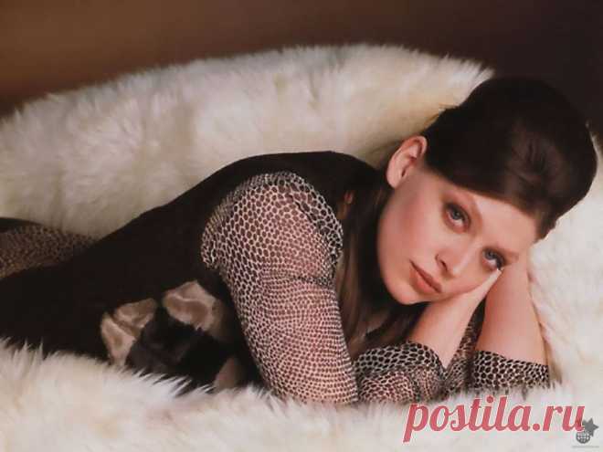 Эмбер Бенсон, 8 января, 1977