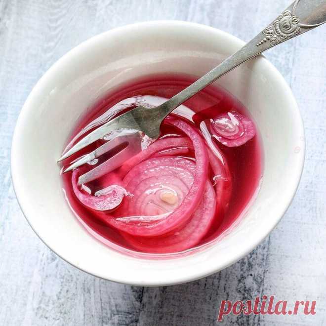 Как вкусно замариновать лук: идеальный вариант для салата или шашлыка ...