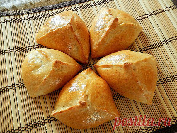 Бирокс - пирожки с капустой и мясом (немецкая кухня).