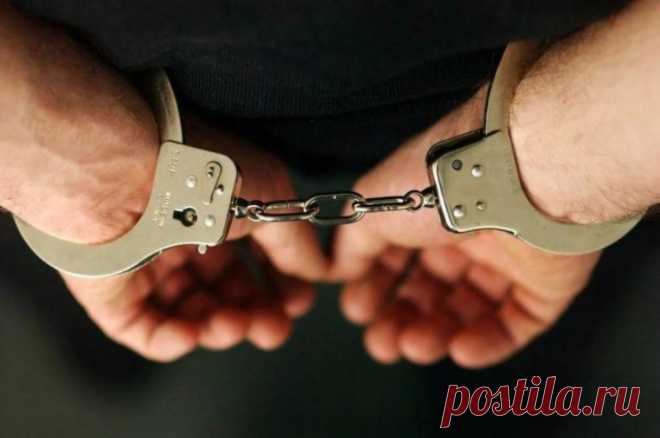 В Калмыкии расследуют дело о вовлечении в ячейку АУЕ порядка 200 человек. В группировку вовлекали несовершеннолетних.