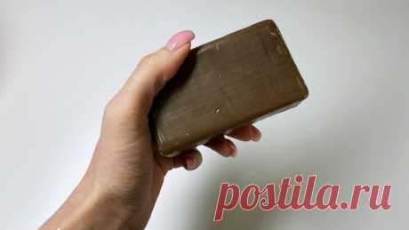 У подруги 100 бутылок бытовой химии, а я мою и чищу куском чёрного мыла (маме спасибо, что... Порошки, антисептики, спреи, очистители. Голова идёт кругом от многообразия современных средств. Все мы понимаем, что это многообразие вполне можно заменить на 1-2 средства, но маркетинговый ход...