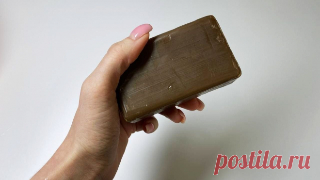 У подруги 100 бутылок бытовой химии, а я мою и чищу куском чёрного мыла (маме спасибо, что... Порошки, антисептики, спреи, очистители. Голова идёт кругом от многообразия современных средств. Все мы понимаем, что это многообразие вполне можно заменить на 1-2 средства, но маркетинговый ход...