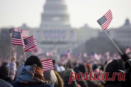 Выборы в США – как устроены эти таинственные мероприятия Кто бы и что не думал о флагмане «свободного мира», как любят называть себя заокеанские граждане, это огромное государство, сильно влияющее на экономику, политику, общественную жизнь всего населения З...