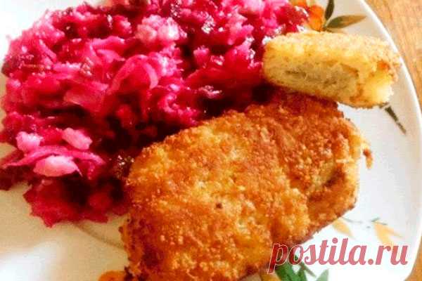 Хек в сырно-картофельной шубке - Кулинарная страница

Наверное, некоторые из вас помнят, что был рыбный день в заведениях общественного питания. С одной стороны было удобно, так как не каждому из нас хочется готовить рыбу дома, но с другой, когда не любите рыбные блюда, а в меню видите их. Сейчас и я вам предлагаю устроить такой день и приготовить хек. Возможно это блюдо вам понравится.