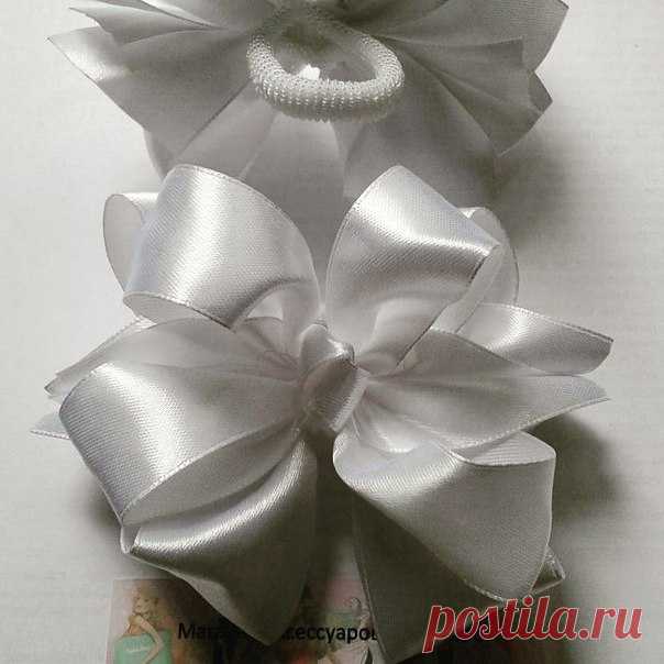 Цена 550 руб.
Белые банты классической формы и среднего размера хорошо подойдут как первоклассницам, так и старшим школьницам. Листайте.
#Аксессуарыдляволосв магазине #Парадбантов
#Банты #Ободки #Заколки #Резинки #Повязки #ТЦАэробус #Чертановская
@ ТЦ Аэробус
