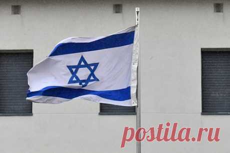 Россияне смогут снова подавать заявления на репатриацию в посольстве Израиля. С 26 октября граждане России смогут снова подавать заявления на репатриацию в посольстве Израиля в Москве. О том, что соответствующий отдел возобновил прием документов, рассказал израильский посол в РФ Александр Бен Цви. По его словам, прием заявлений был приостановлен на несколько дней «по вопросам безопасности».