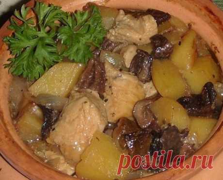 Курица с сухими грибами и картошкой!