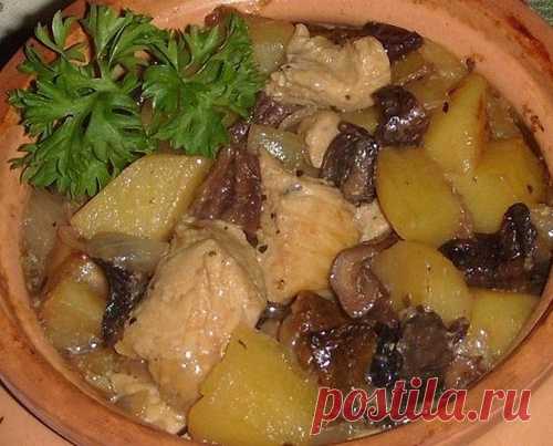 Курица с сухими грибами и картошкой!