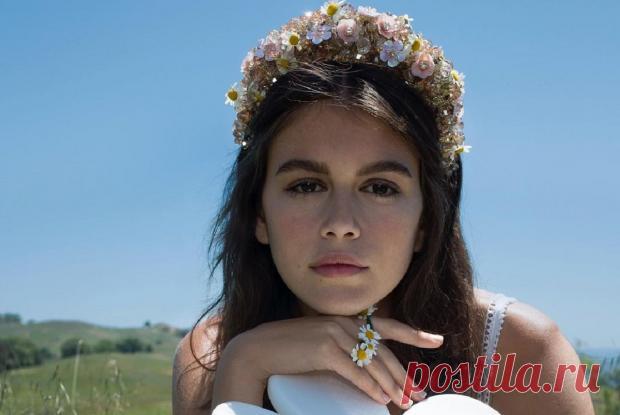 Кайя Гербер украсила обложку французского журнала: новые фото дочери Синди Кроуфорд