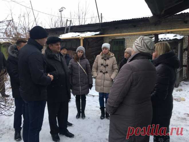 Депутаты оказали помощь погорельцам