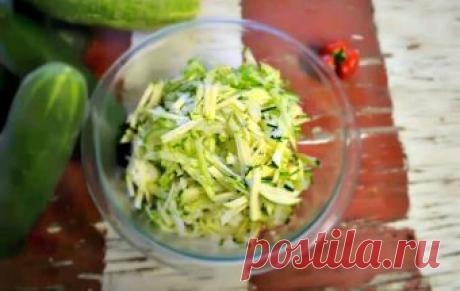 Салат из свежих кабачков / Овощные салаты / TVCook: пошаговые рецепты с фото