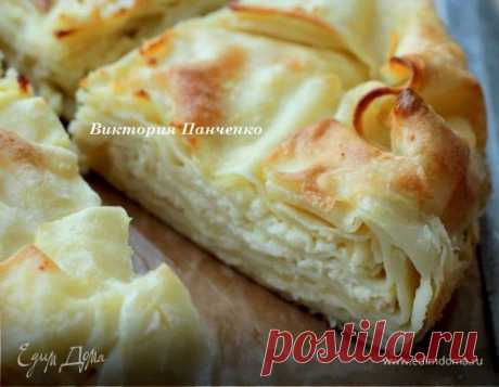 Спасибо Марусе (Buvdevskaya) за ее рецепт Ачмы. Благодаря ей и я решила испечь пирог Сабурани. Сначала хотела просто добавить к Марусе фотоотчет, но потом подумала вот о чем... Когда-то я искала на ЕД рецепт Сабурани, но не нашла... Но если честно, я даже не подумала, что можно найти рецепт Ачмы, ведь по сути, это одно и то же. Поэтому пусть будут два рецепта двух пирогов))) Надеюсь, Маруся не обидится. Пироги немного отличаются начинкой и способом приготовления, но оба оч...