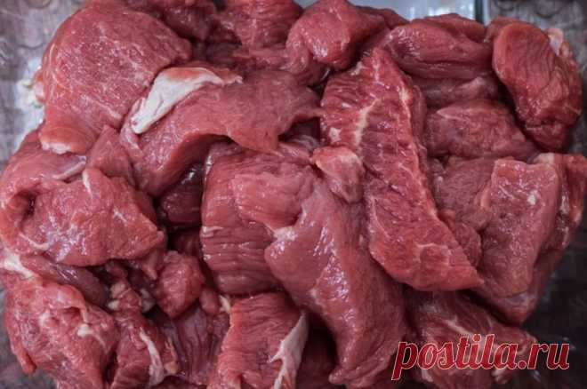 Красное мясо помогает восстанавливаться после тренировок Эндокринолог Зухра Павлова рекомендовала включать в рацион красное мясо дважды в неделю, указав, что оно помогает быстрее восстанавливаться после интенсивных тренировок.