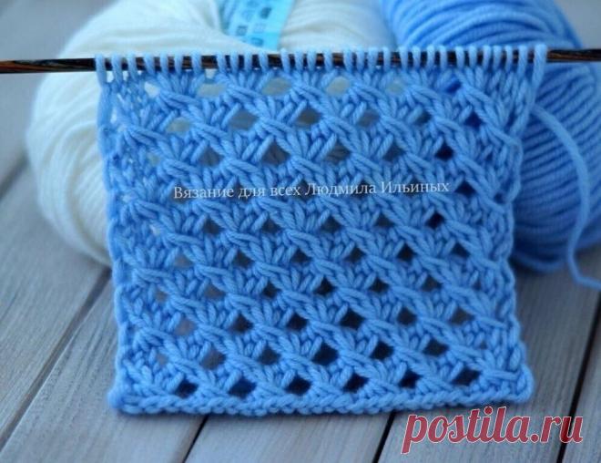 Сеточка без накидов – ажурный узор (Вязание спицами) Сеточка без накидов. Ажурный узор спицами. Раппорт узора состоит из 4 петель и 4 рядов. Для вязания узора поворотными рядами наберите количество петель кратное 4 + 2 кромочные. 1 ряд: * из 4-х вяза…