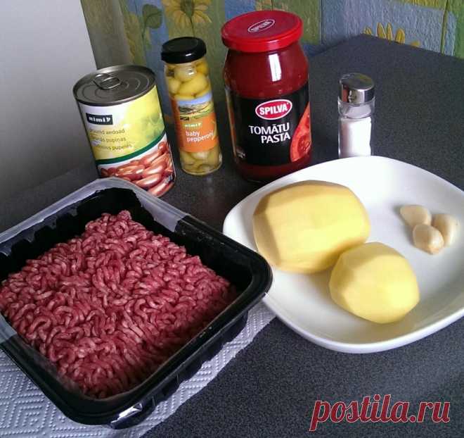 Сытный суп чили 

ИНГРЕДИЕНТЫ 
фасоль 200-250 г 
фарш мясной 300-500 г к
артофель 2 шт. 
томатная паста около 100 мл 
чили 1-2 шт. 
чеснок 2-3 зубчика шт. 
соль 1 ч.л.