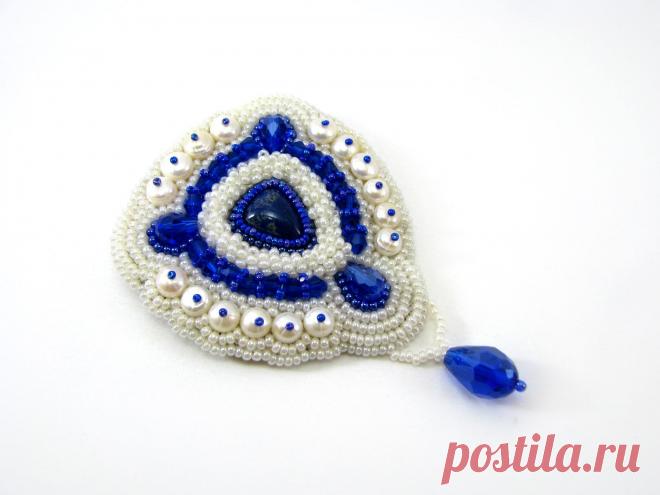 Брошь с лазуритом и жемчугом | biser.info - всё о бисере и бисерном творчестве