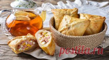 Конвертики из слоеного теста с колбасой и сыром, пошаговый рецепт с фото на 672 ккал Конвертики из слоеного теста с колбасой и сыром. Вкусный рецепт приготовления с пошаговым описанием, фото и отзывами. Удобный поиск рецептов и кулинарное вдохновение на Gastronom.ru