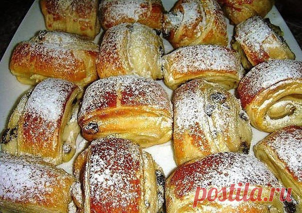 Слойки с творогом и изюмом