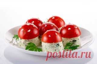 Простые и красивые закуски из помидоров
