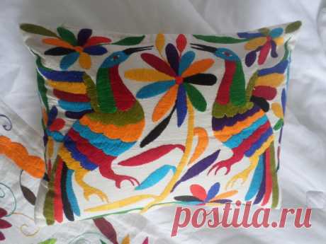 Funda de cojin multicolor con decoracion en pompones - Etsy Chile