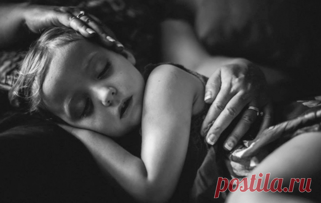 7 запретных тем и действий при общении с детьми Всегда очень важно следить за своим разговором, особенно когда разговариваешь со своими детьми.  Ваши слова надолго ими запоминаются и стереть их из памяти совсем не просто. Следите за своим разговором и старайтесь не затрагивать эти семь запретных тем в разговоре со своим ребенком.